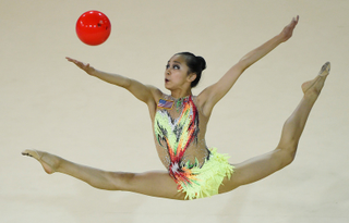 Illustration for article titled Live Blog: Rhythmic Gymnastics Individual Qualifications (Spoilers!)